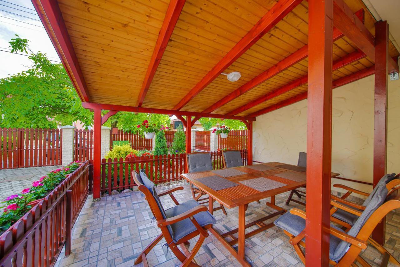 Maria Apartman Hajduszoboszlo Luaran gambar
