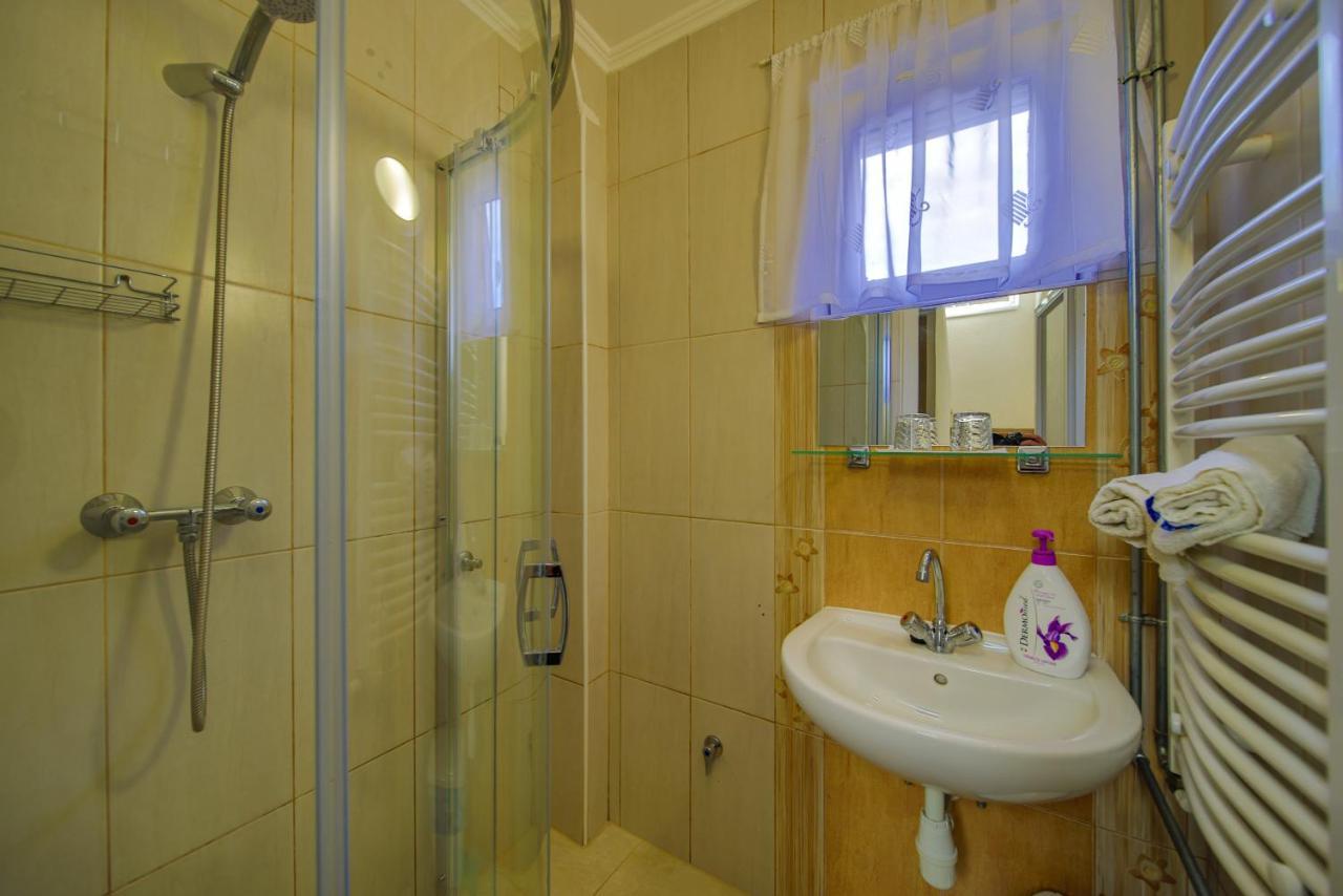 Maria Apartman Hajduszoboszlo Luaran gambar